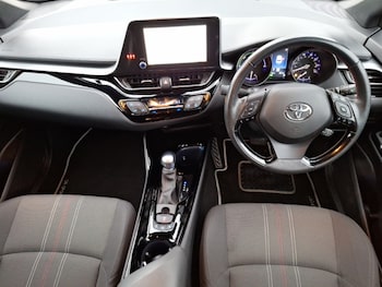 Used Toyota C-HR 2023 for sale - 78447092: Photo