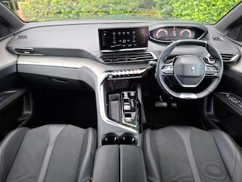 Used Peugeot 5008 2023 for sale - 79208188: Photo