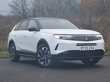 2025 - 1.2 Hybrid [136] Ultimate 5dr e-DCT6 [Pan Roof]