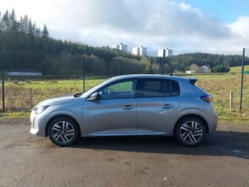 Used Peugeot 208 2023 for sale - 77732003: Photo