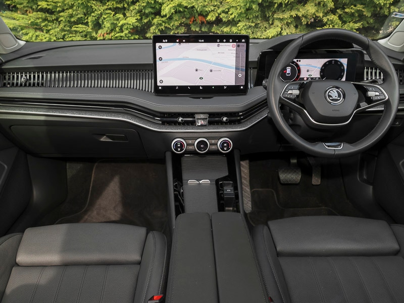 Used Skoda Superb 2024 for sale - 76720648: Photo 2