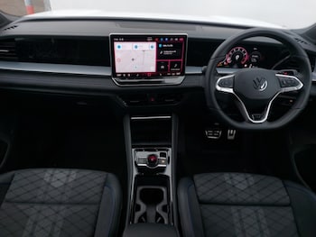 Used Volkswagen Touran 2025 for sale - 76282425: Photo 2