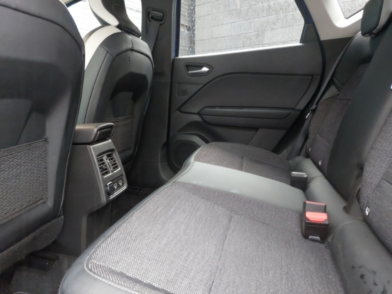 Used Renault Captur 2023 for sale - 76548352: Photo 6