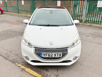 Used Peugeot 208 2012 for sale - 79337300: Photo