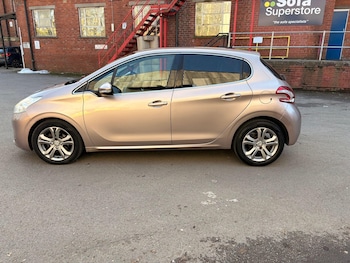 Used Peugeot 208 2014 for sale - 78622696: Photo