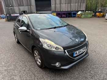 Used Peugeot 208 2014 for sale - 78623576: Photo
