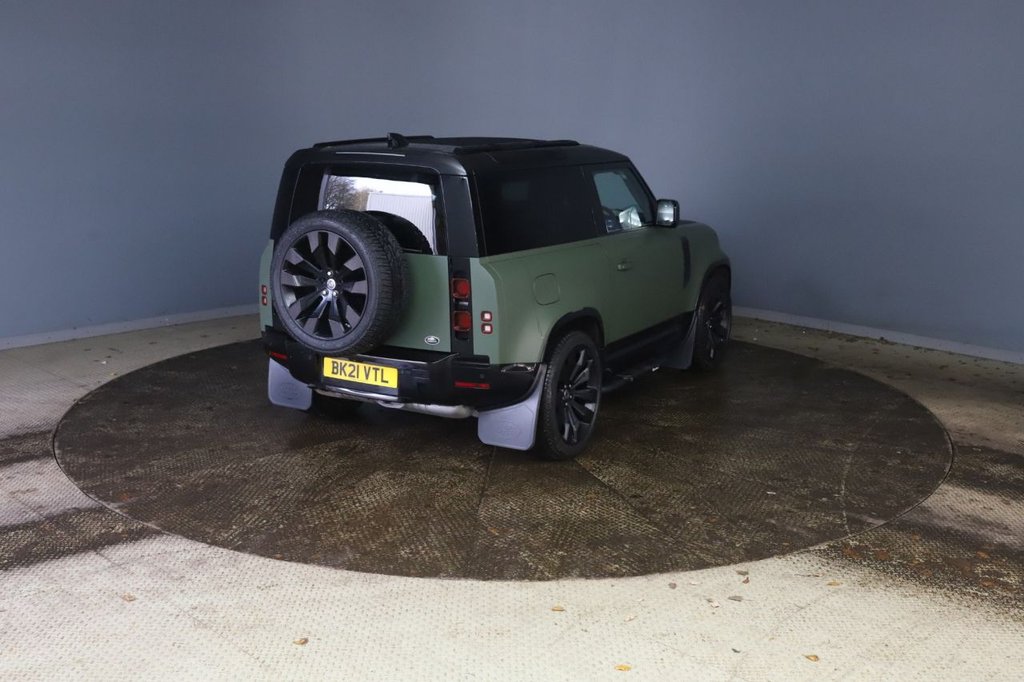 Used Land Rover Defender 2021 for sale - 76986123: Photo 3