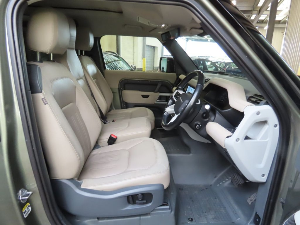 Used Land Rover Defender 2021 for sale - 76986123: Photo 7