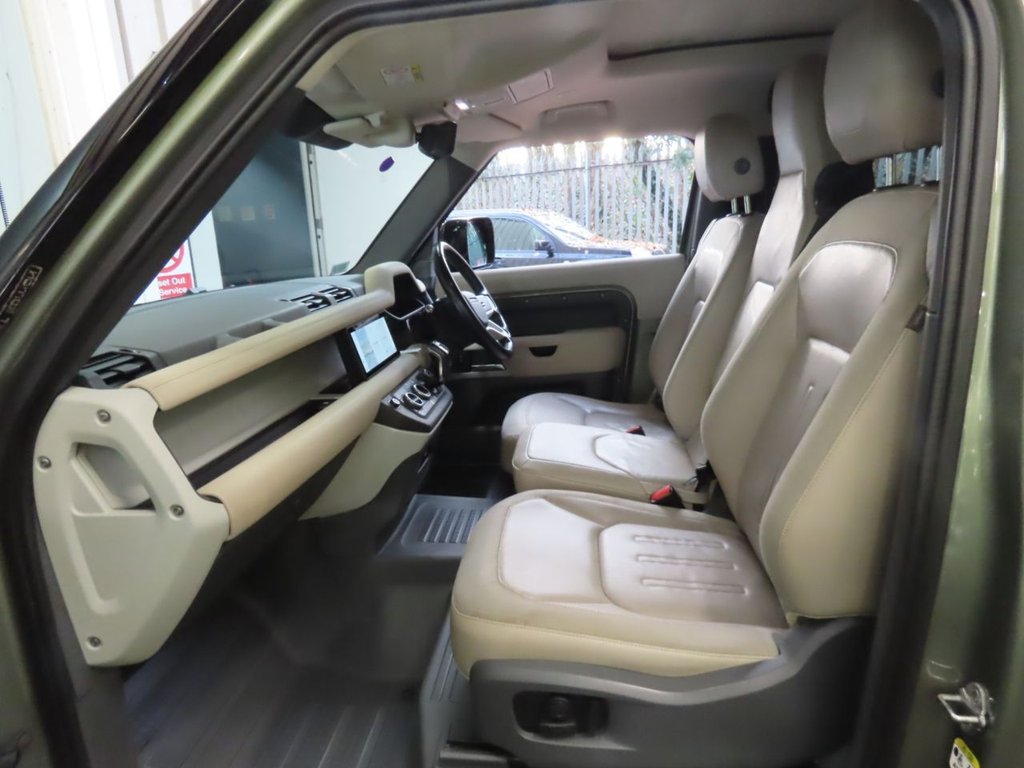 Used Land Rover Defender 2021 for sale - 76986123: Photo 8