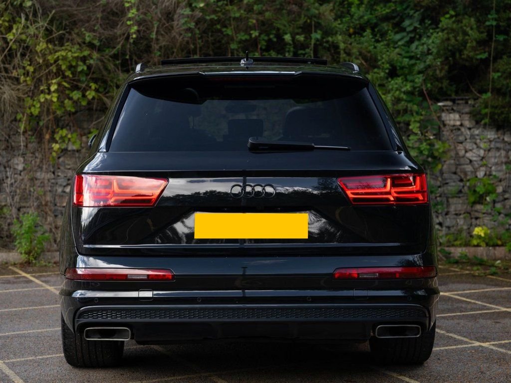 Used Audi Q7 2018 for sale - 76901062: Photo 9