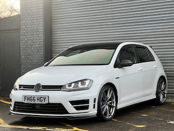 Used Volkswagen Golf 2017 for sale - 76417952: Photo