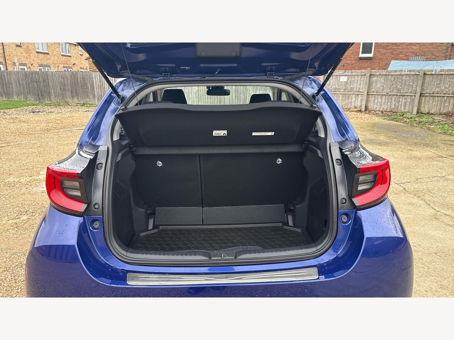 Used Toyota Yaris 2021 for sale - 77549904: Photo 16