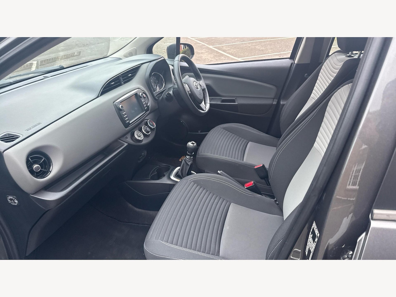Used Toyota Yaris 2020 for sale - 76781825: Photo 12