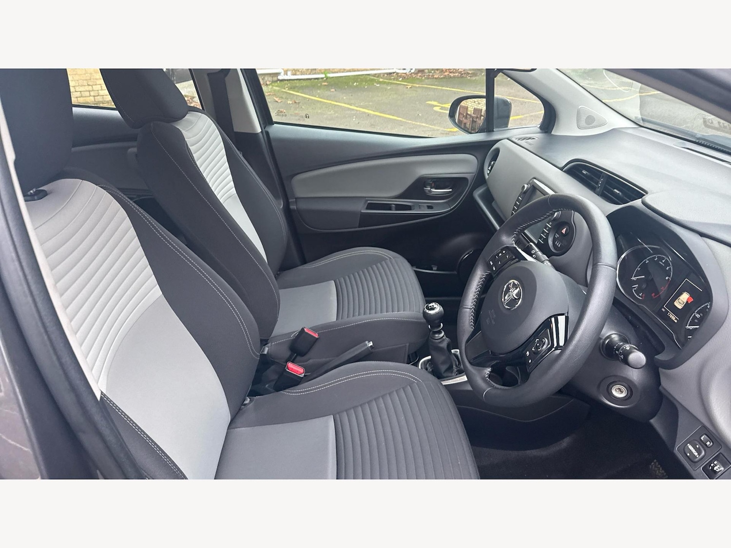 Used Toyota Yaris 2020 for sale - 76781825: Photo 13