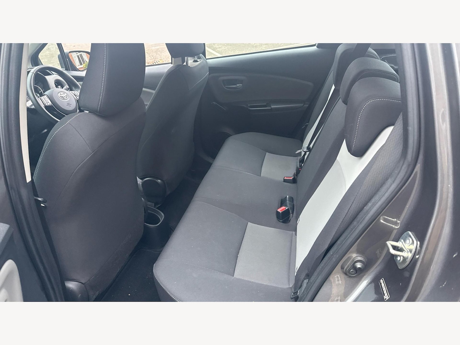 Used Toyota Yaris 2020 for sale - 76781825: Photo 15