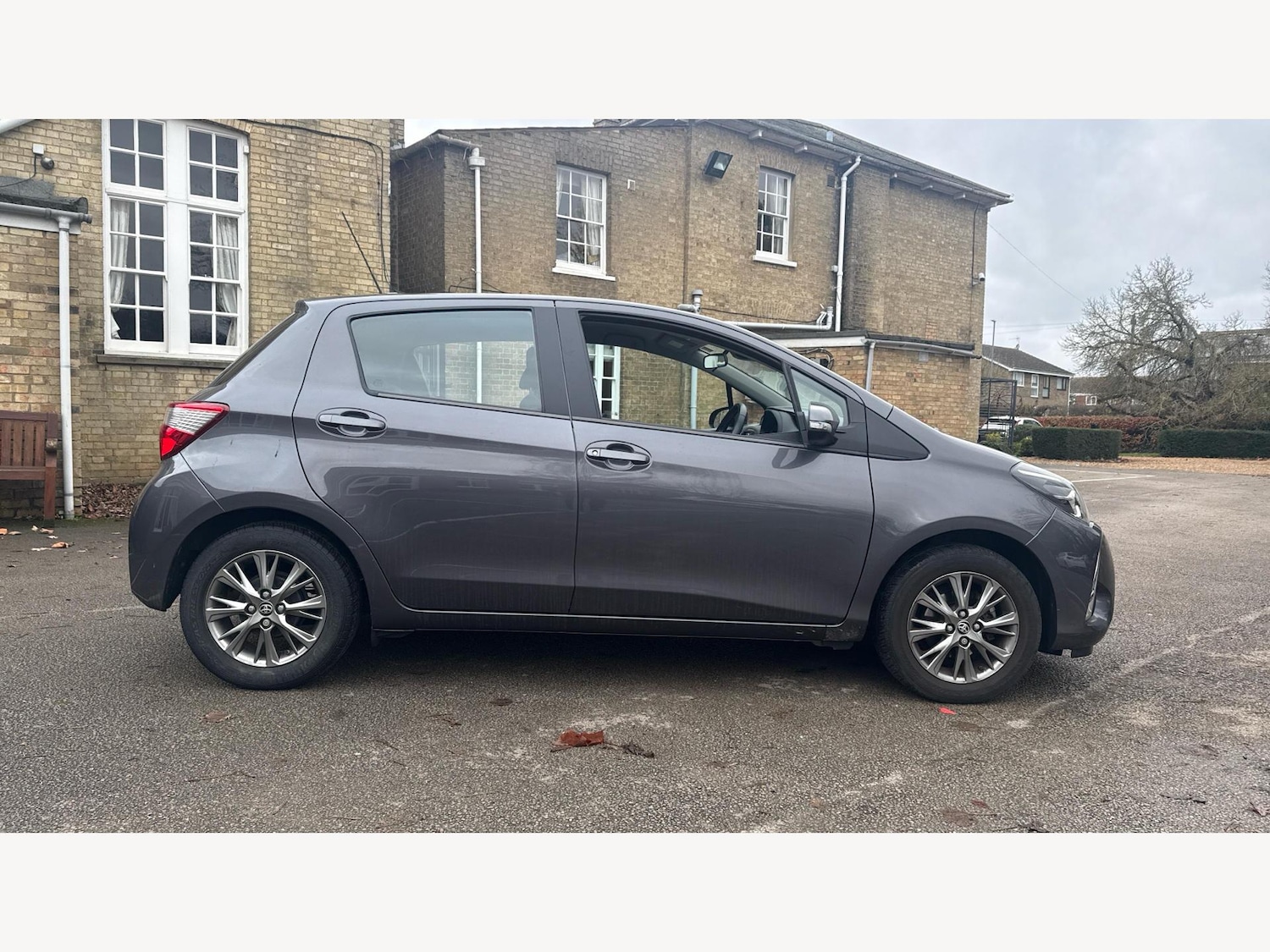 Used Toyota Yaris 2020 for sale - 76781825: Photo 18