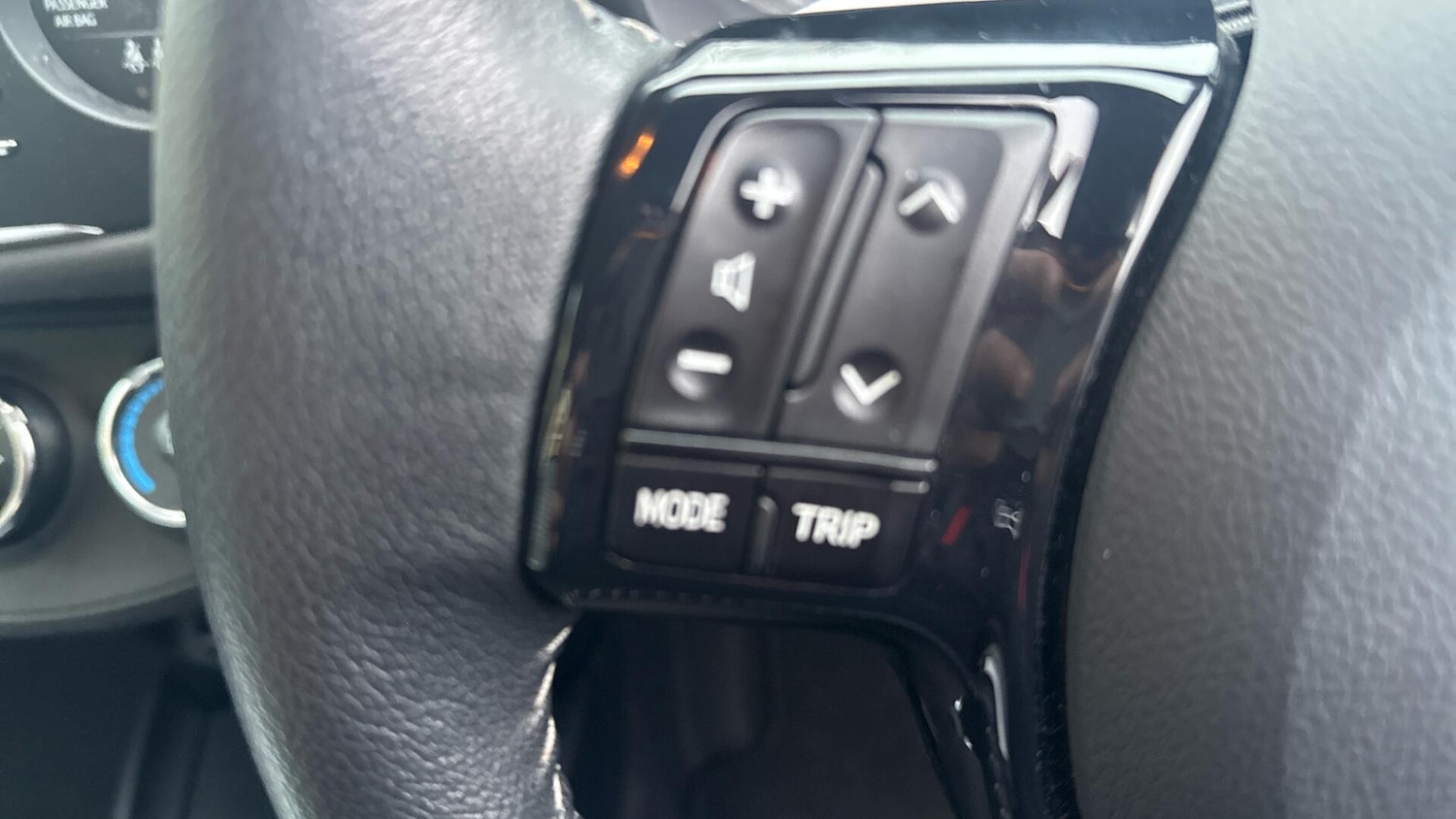 Used Toyota Yaris 2020 for sale - 76781825: Photo 34