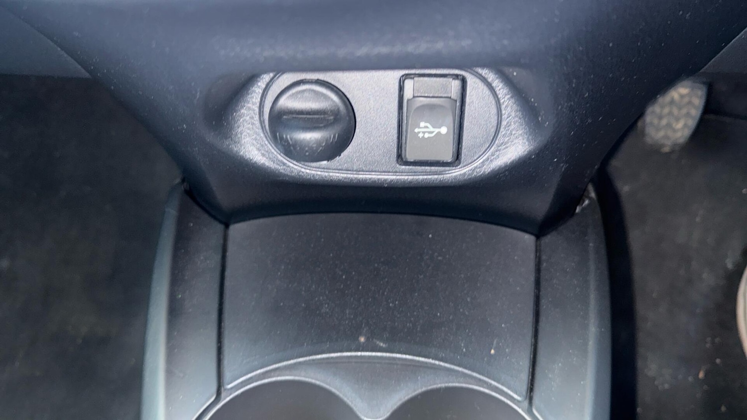 Used Toyota Yaris 2020 for sale - 76781825: Photo 36