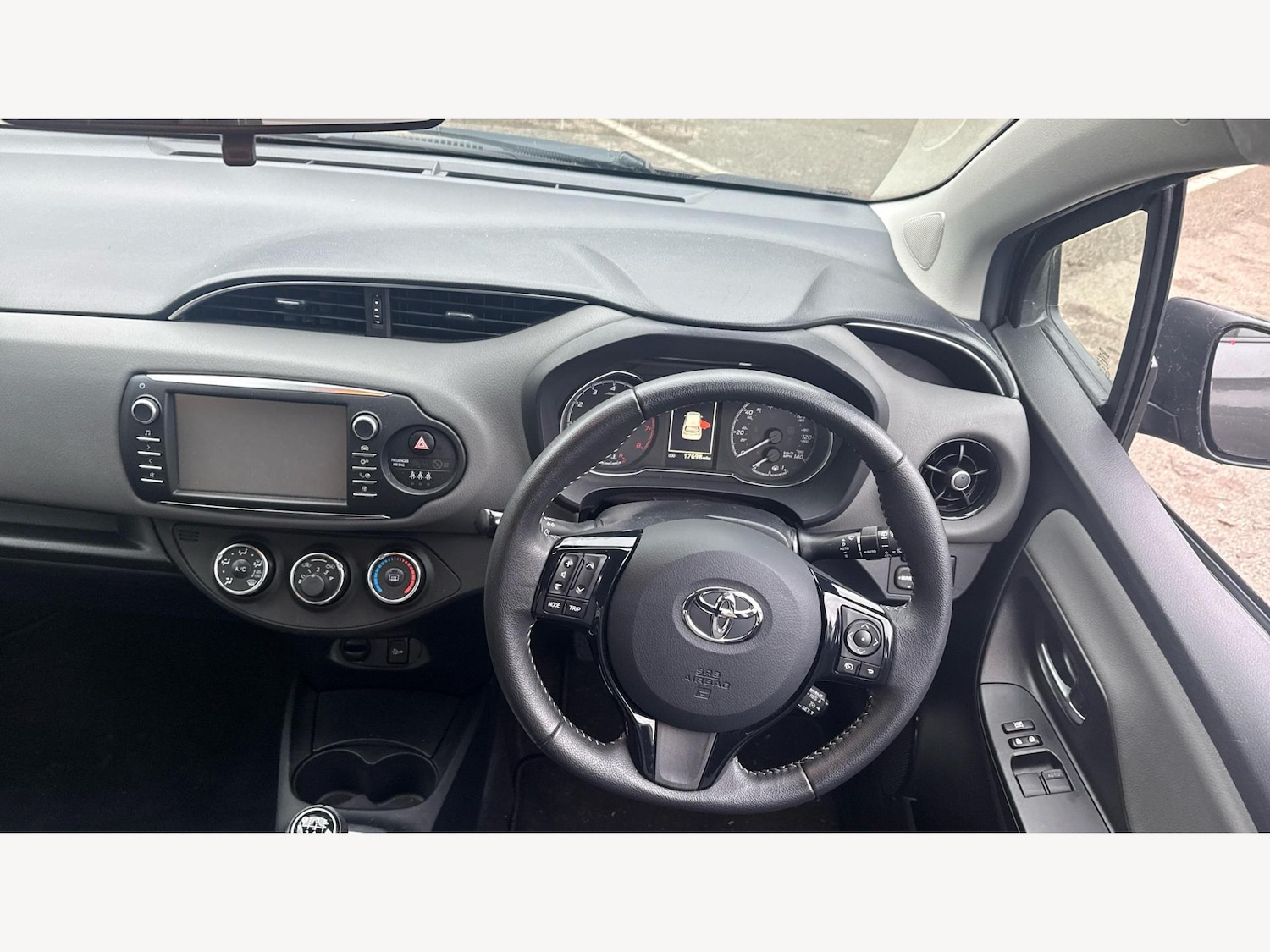 Used Toyota Yaris 2020 for sale - 76781825: Photo 8