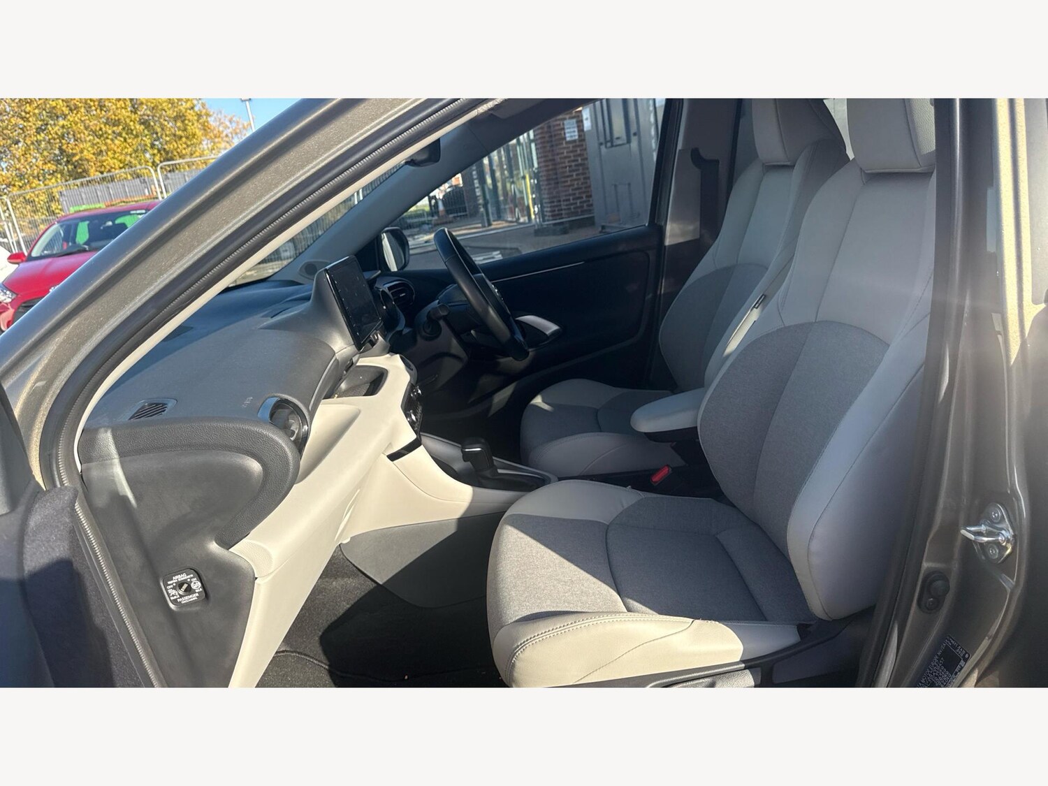 Used Toyota Yaris for sale - 76499833: Photo 12