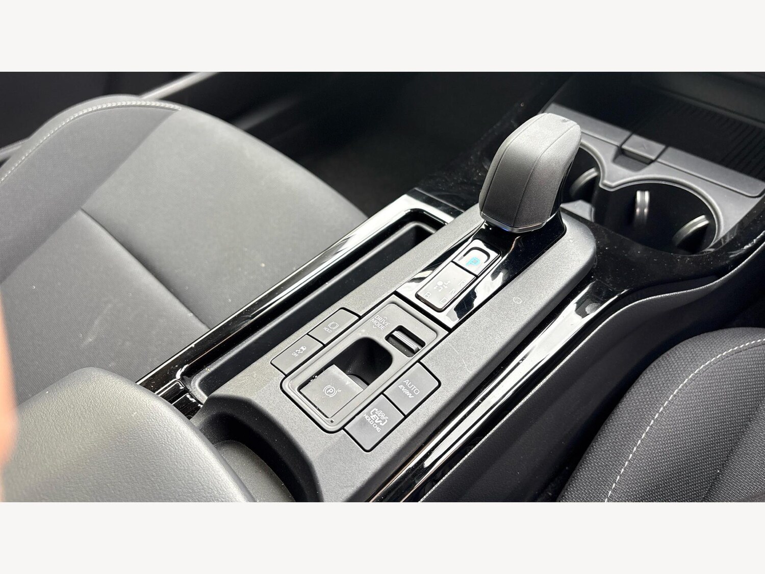 Used Toyota Prius 2024 for sale - 76060192: Photo 31