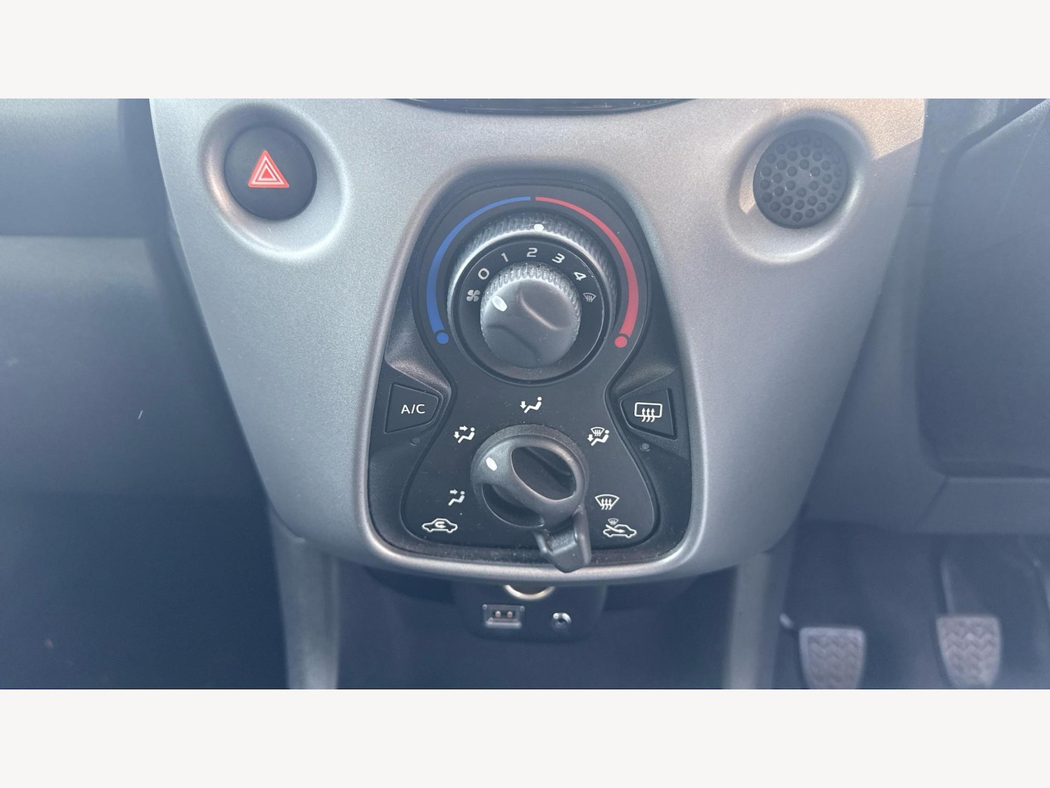 Used Toyota AYGO 2019 for sale - 76607910: Photo 32