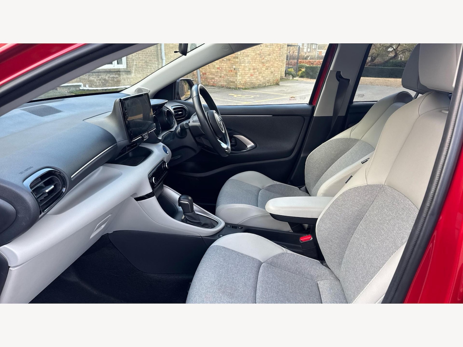 Used Toyota Yaris 2022 for sale - 77120533: Photo 12