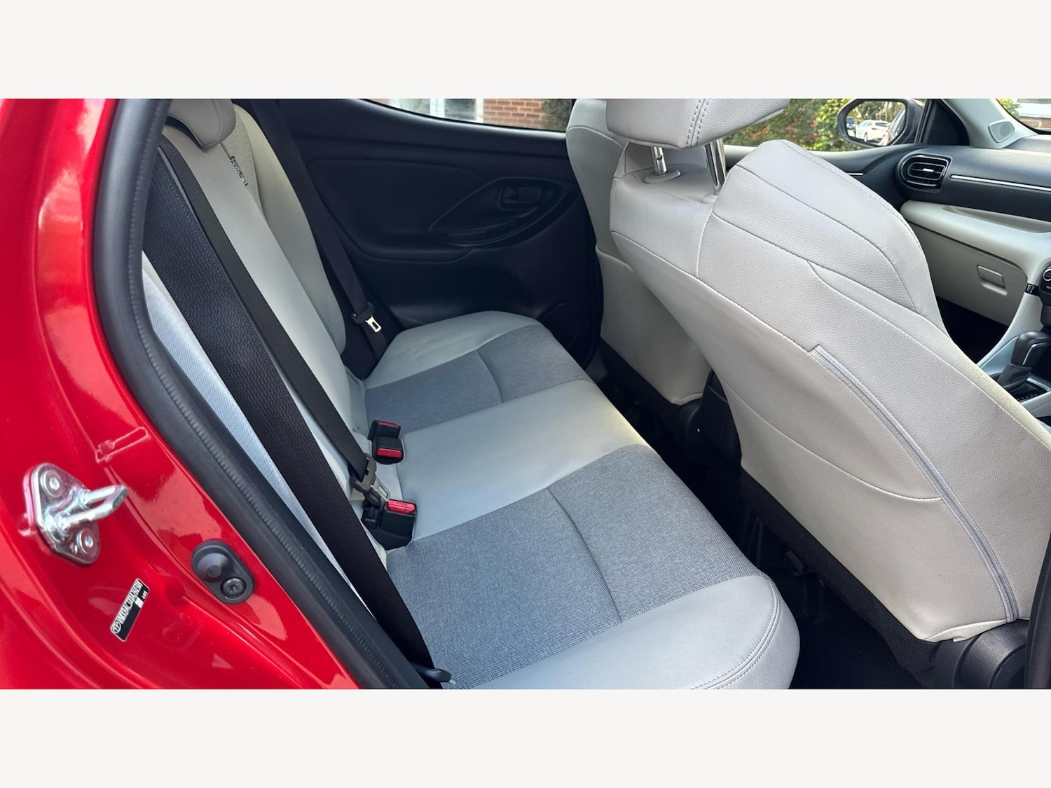 Used Toyota Yaris 2022 for sale - 77120533: Photo 14