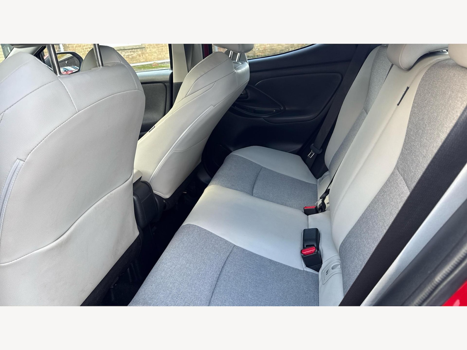 Used Toyota Yaris 2022 for sale - 77120533: Photo 15