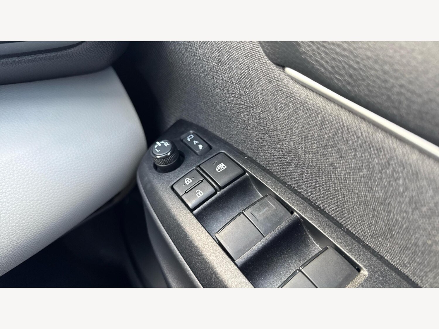 Used Toyota Yaris 2022 for sale - 77120533: Photo 28