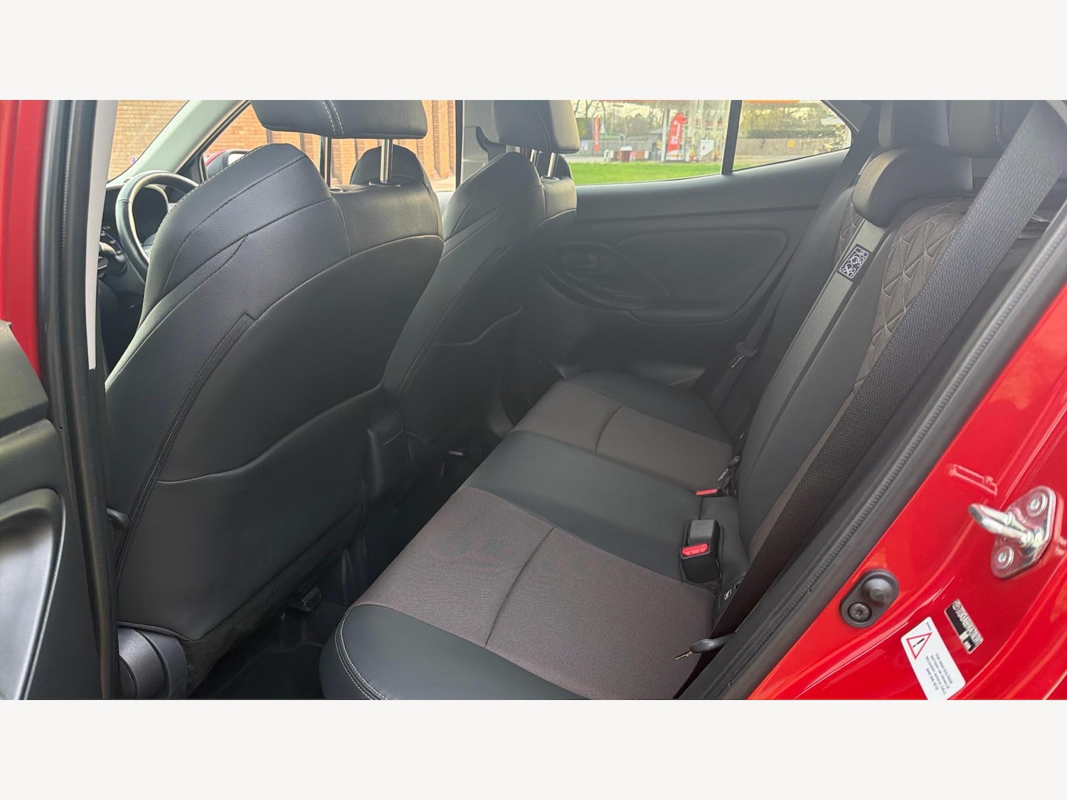 Used Toyota Yaris Cross 2024 for sale - 76942408: Photo 15
