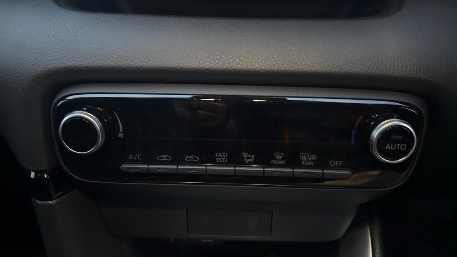 Used Toyota Yaris 2024 for sale - 76942516: Photo 35