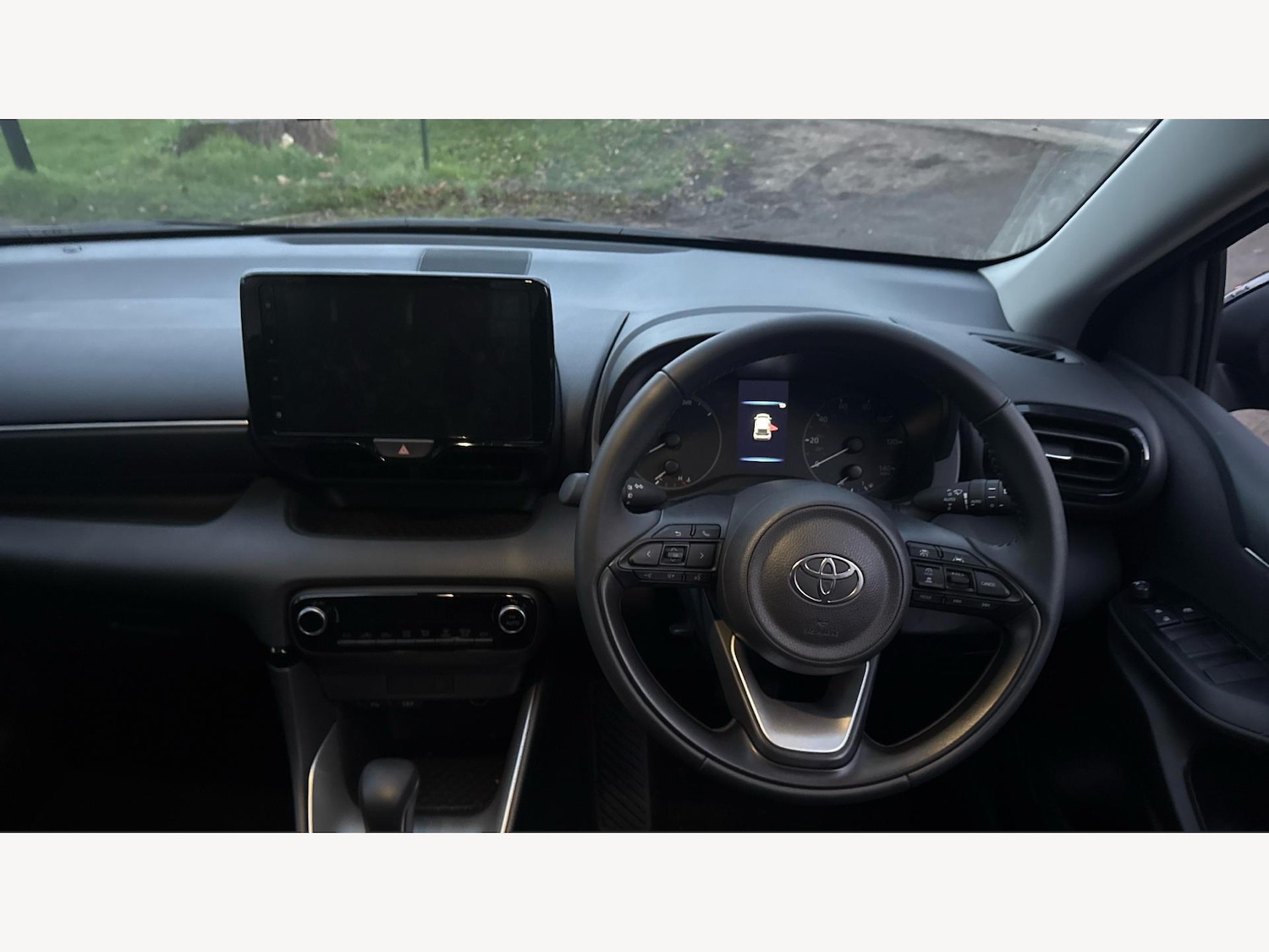 Used Toyota Yaris 2024 for sale - 76942516: Photo 8