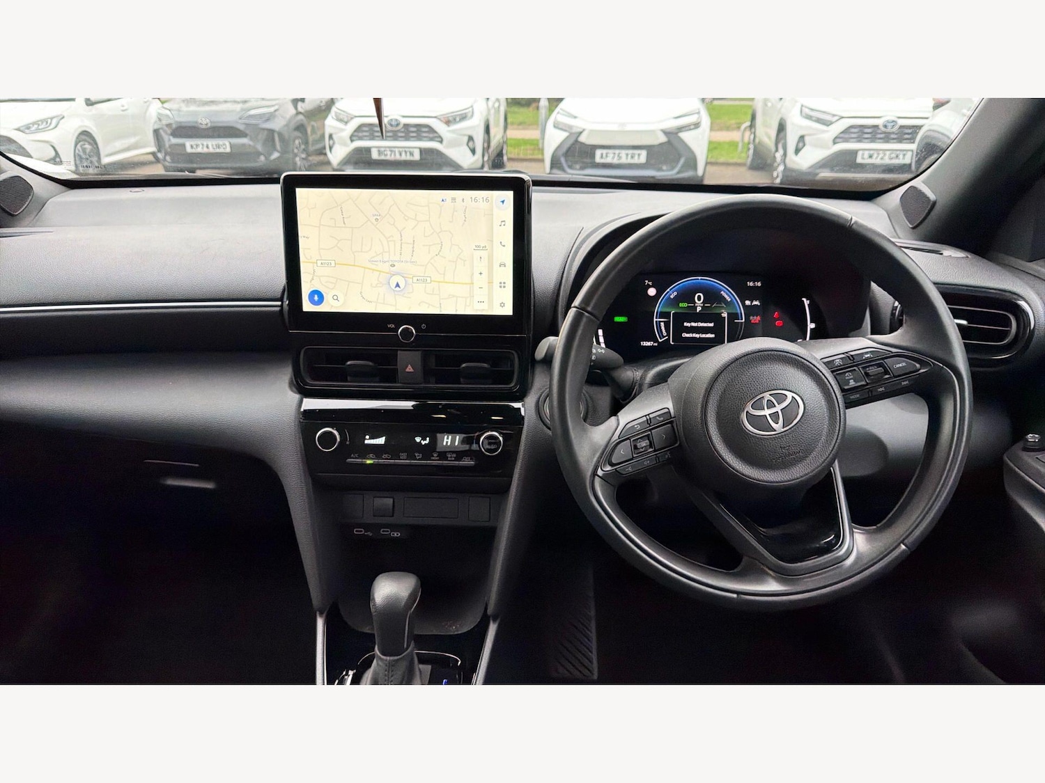 Used Toyota Yaris Cross 2024 for sale - 77612702: Photo 7