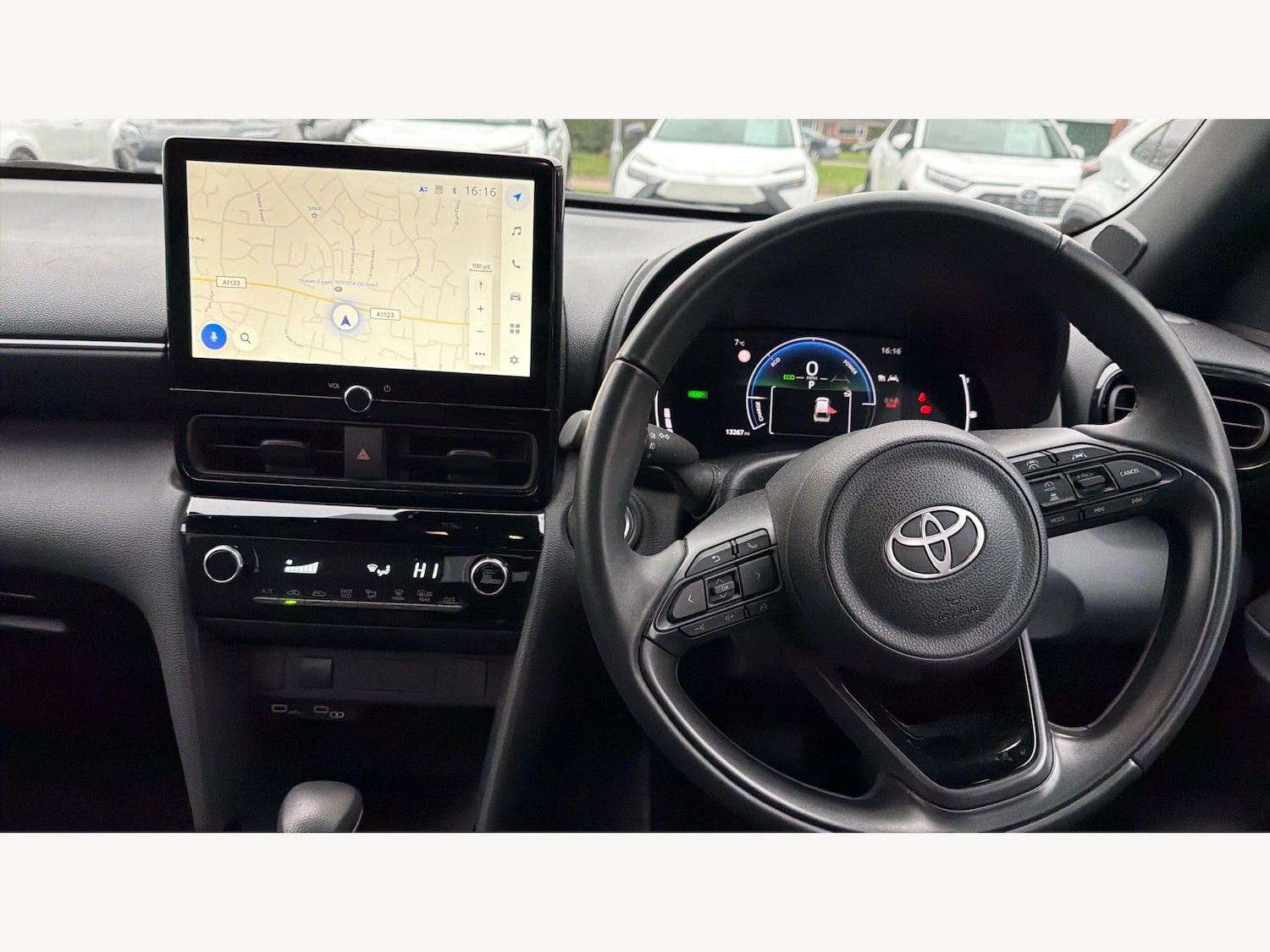 Used Toyota Yaris Cross 2024 for sale - 77612702: Photo 8