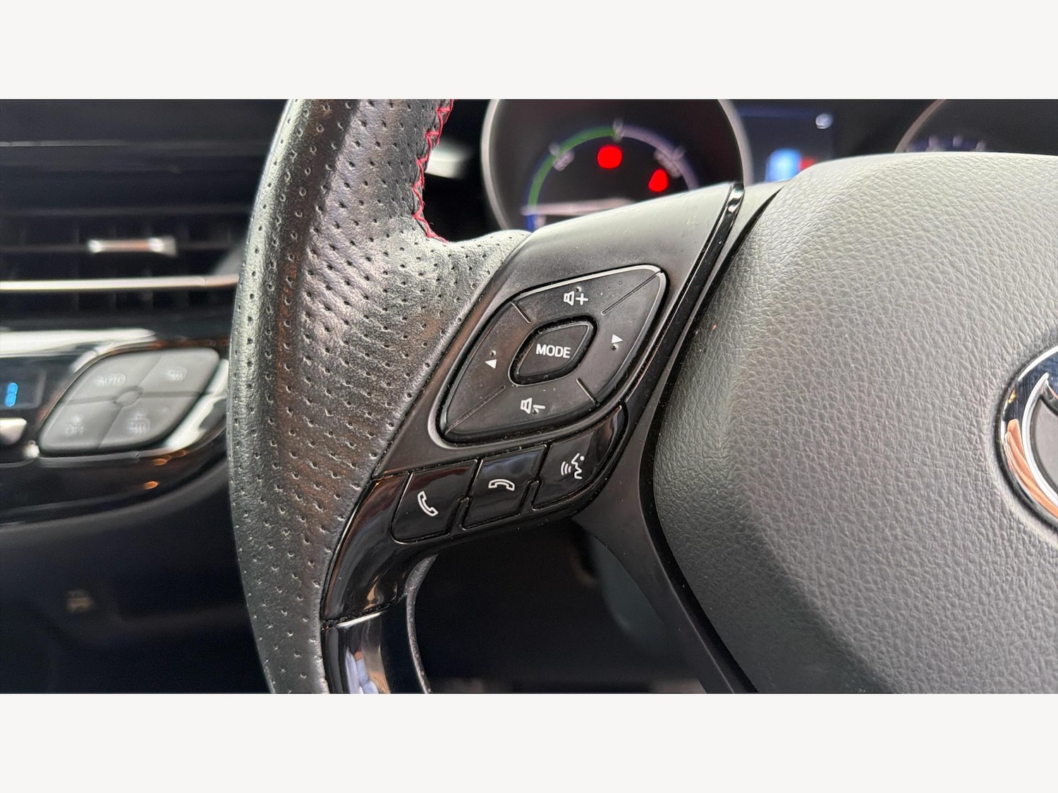 Used Toyota C-HR 2022 for sale - 76607439: Photo 25