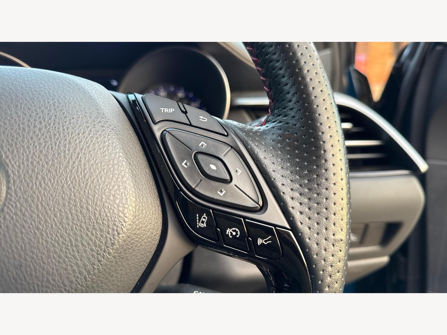 Used Toyota C-HR 2023 for sale - 77254612: Photo 28