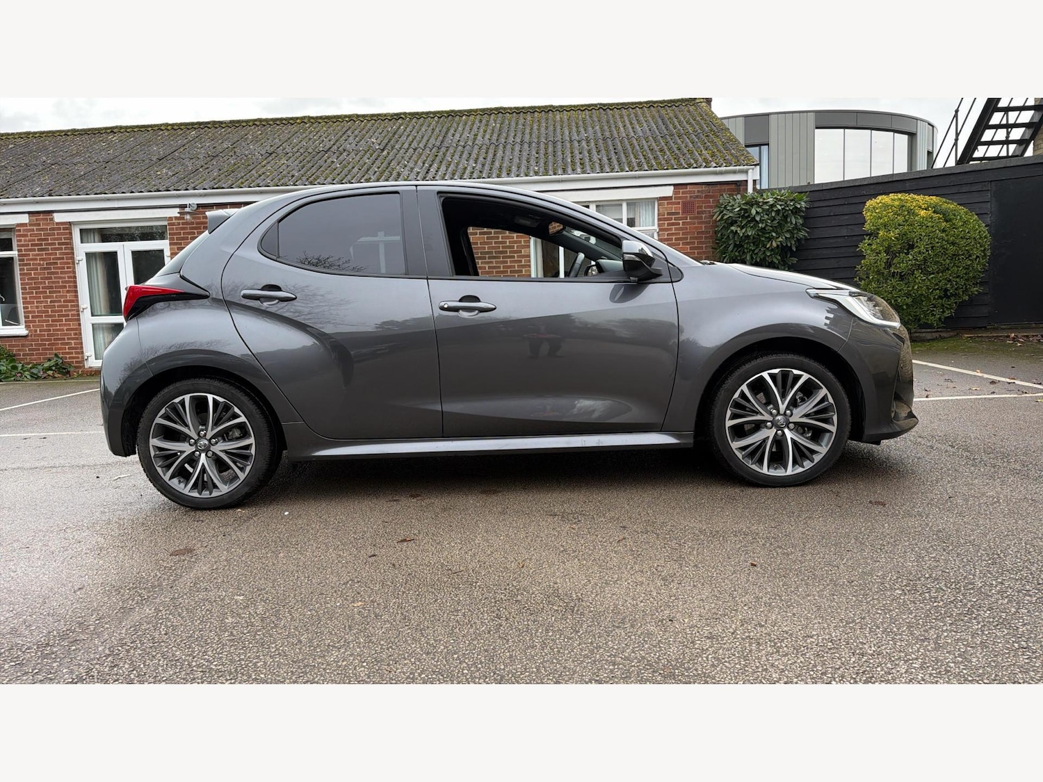 Used Toyota Yaris 2024 for sale - 77387154: Photo 18