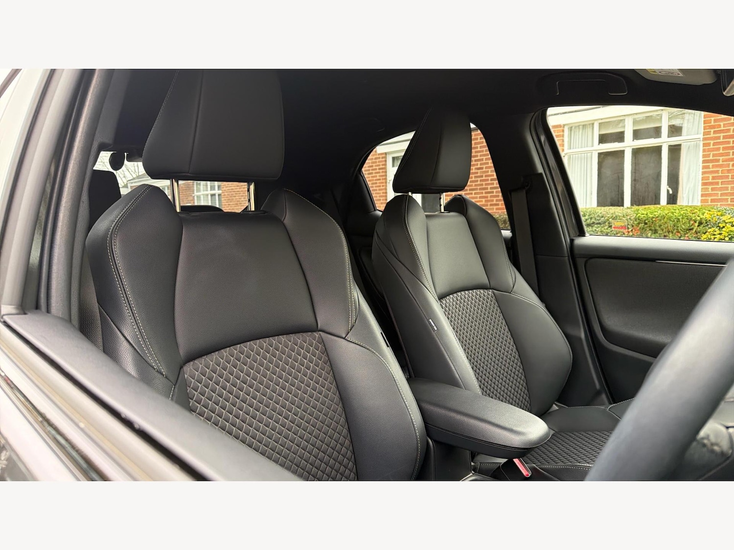 Used Toyota Yaris 2024 for sale - 77387154: Photo 25