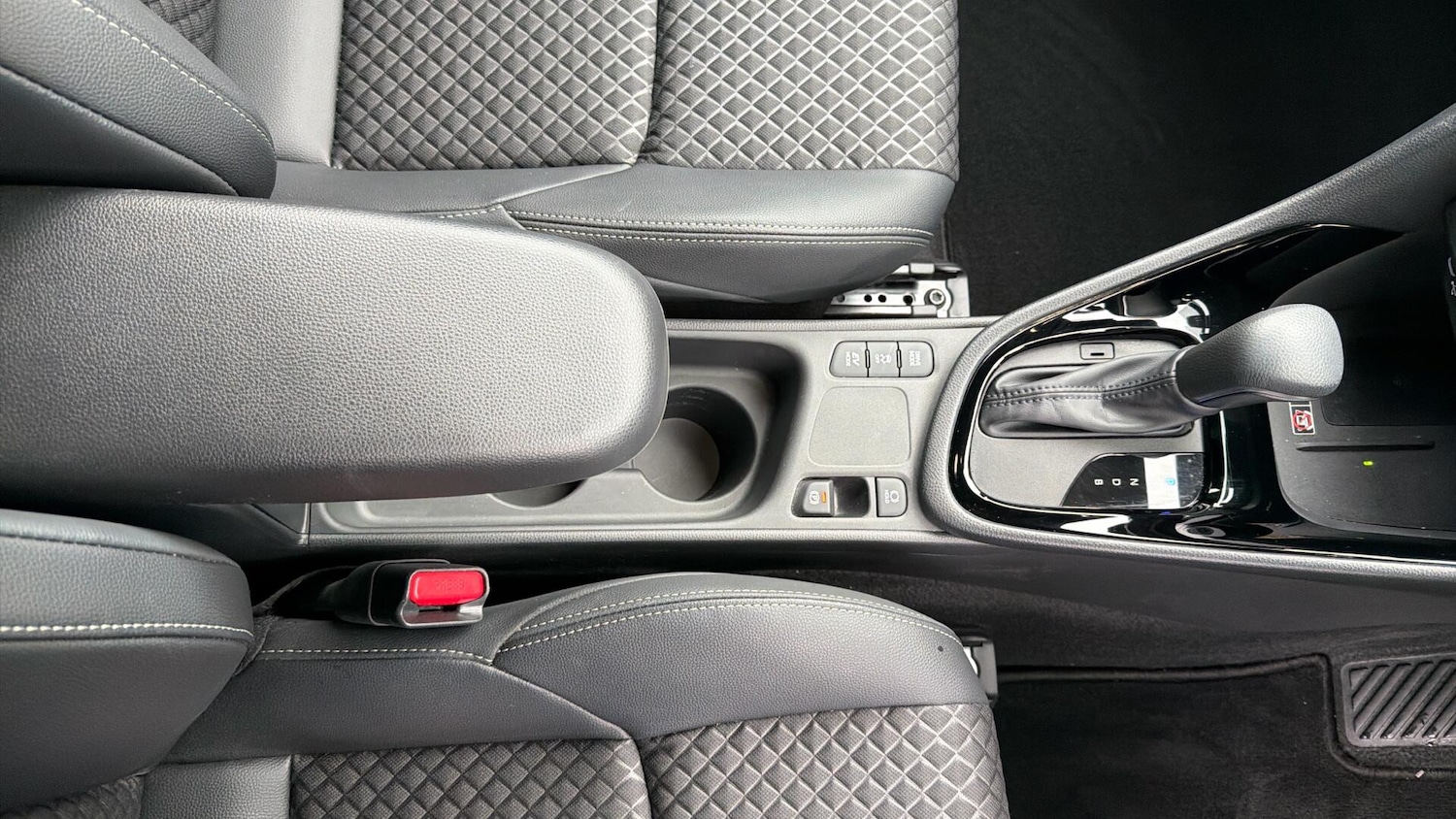 Used Toyota Yaris 2024 for sale - 77387154: Photo 37