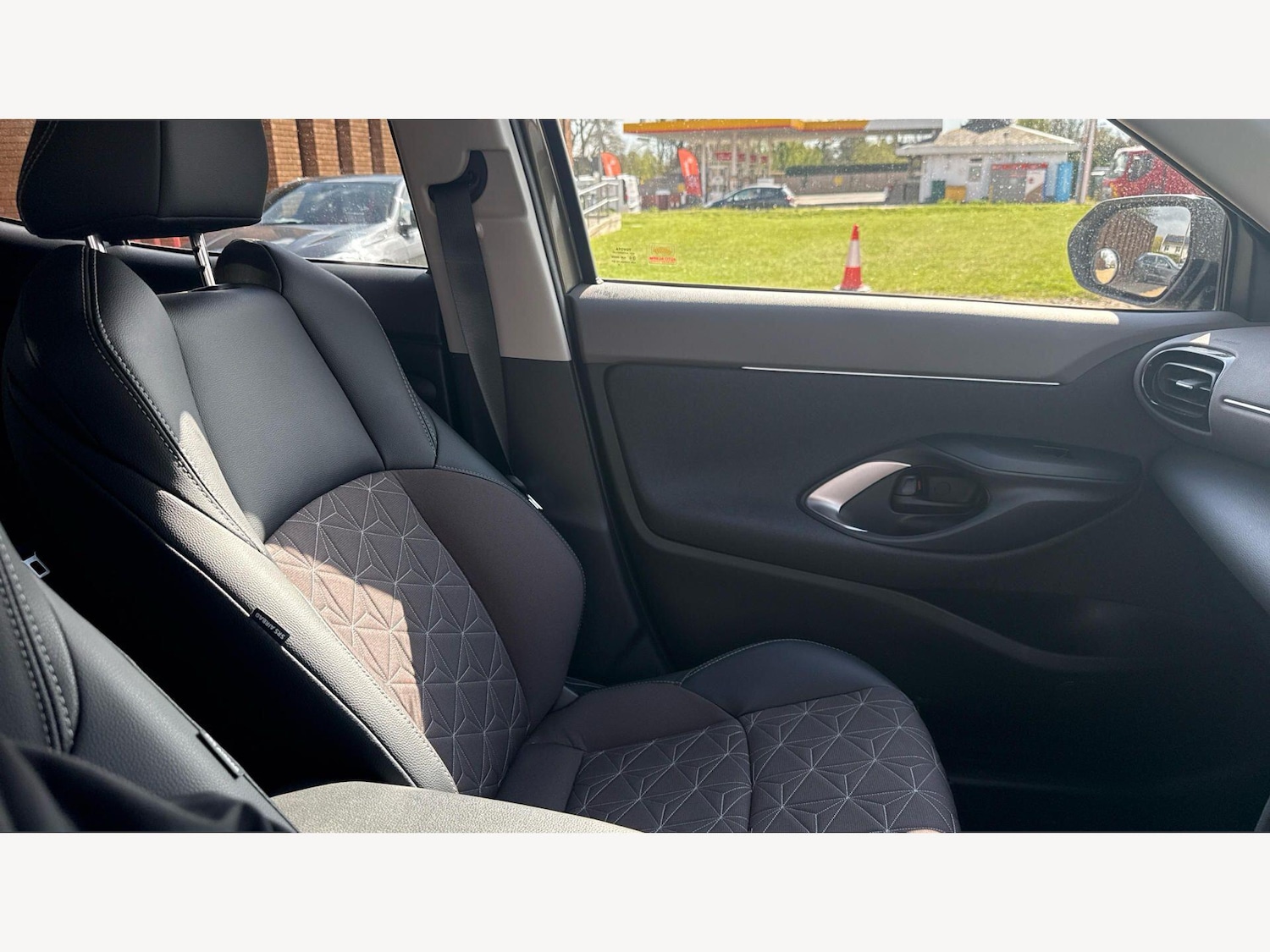 Used Toyota Yaris Cross 2024 for sale - 78072293: Photo 28