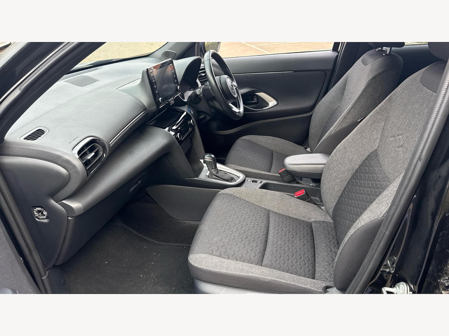 Used Toyota Yaris Cross 2022 for sale - 76715518: Photo 12