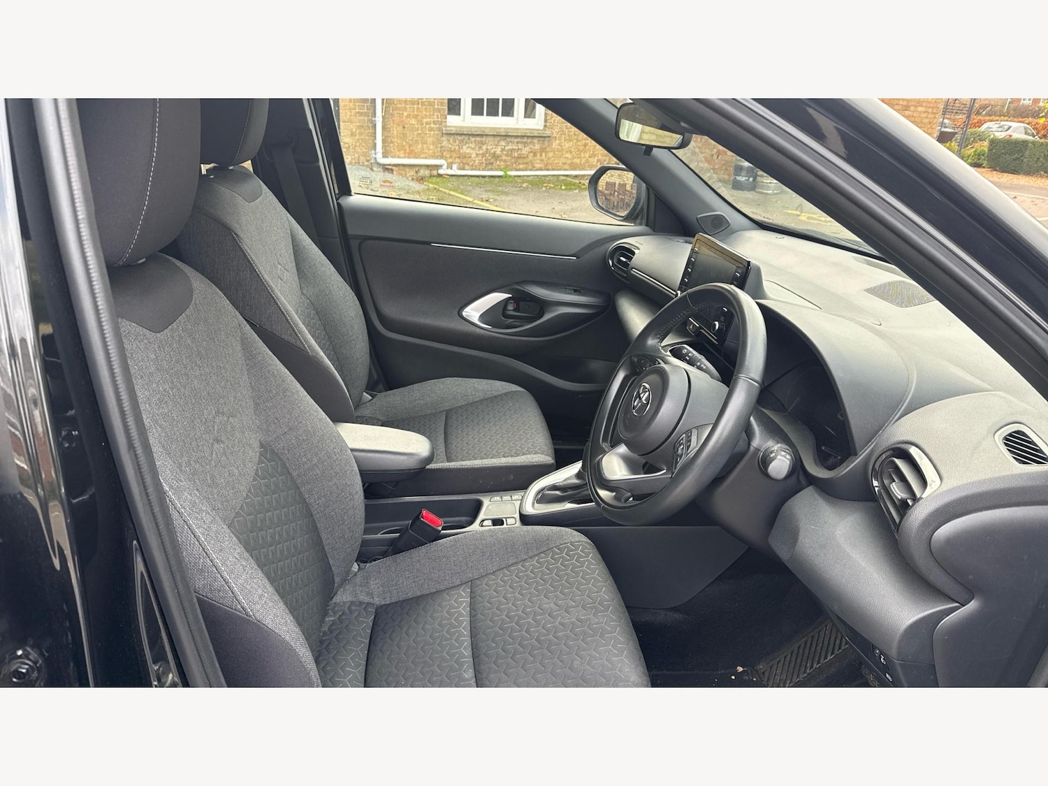 Used Toyota Yaris Cross 2022 for sale - 76715518: Photo 13