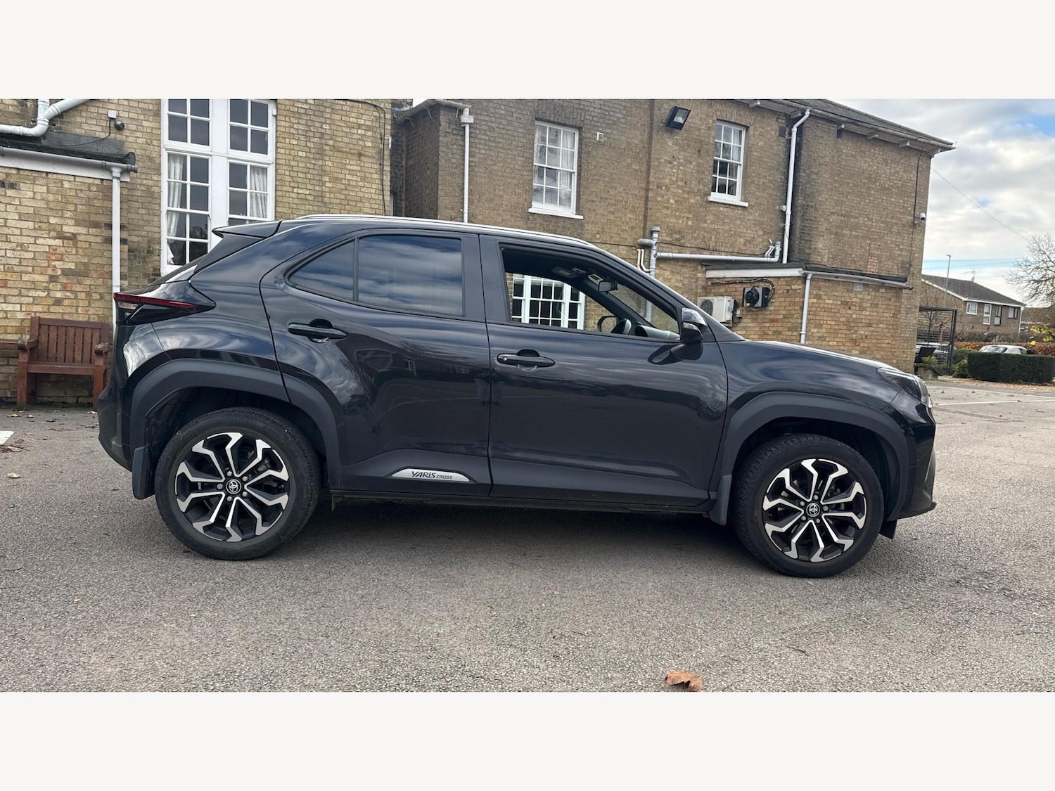 Used Toyota Yaris Cross 2022 for sale - 76715518: Photo 18