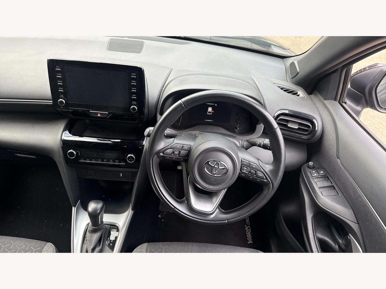 Used Toyota Yaris Cross 2022 for sale - 76715518: Photo 8