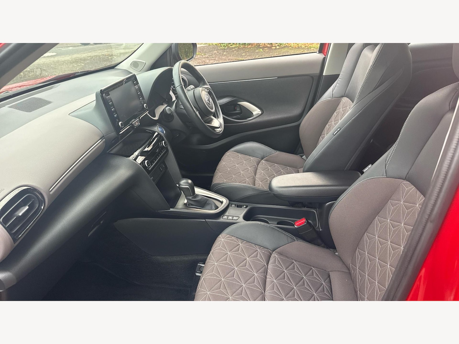 Used Toyota Yaris Cross 2022 for sale - 76715484: Photo 12