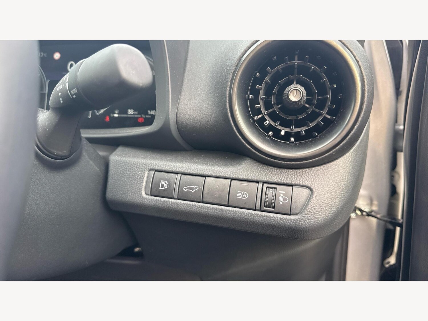 Used Toyota C-HR 2025 for sale - 77305538: Photo 31