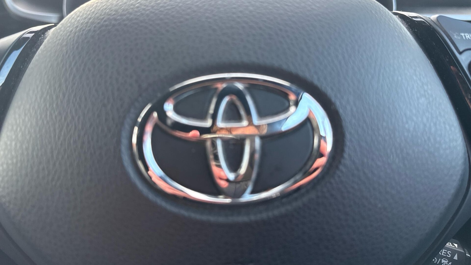 Used Toyota C-HR 2022 for sale - 77925158: Photo 40