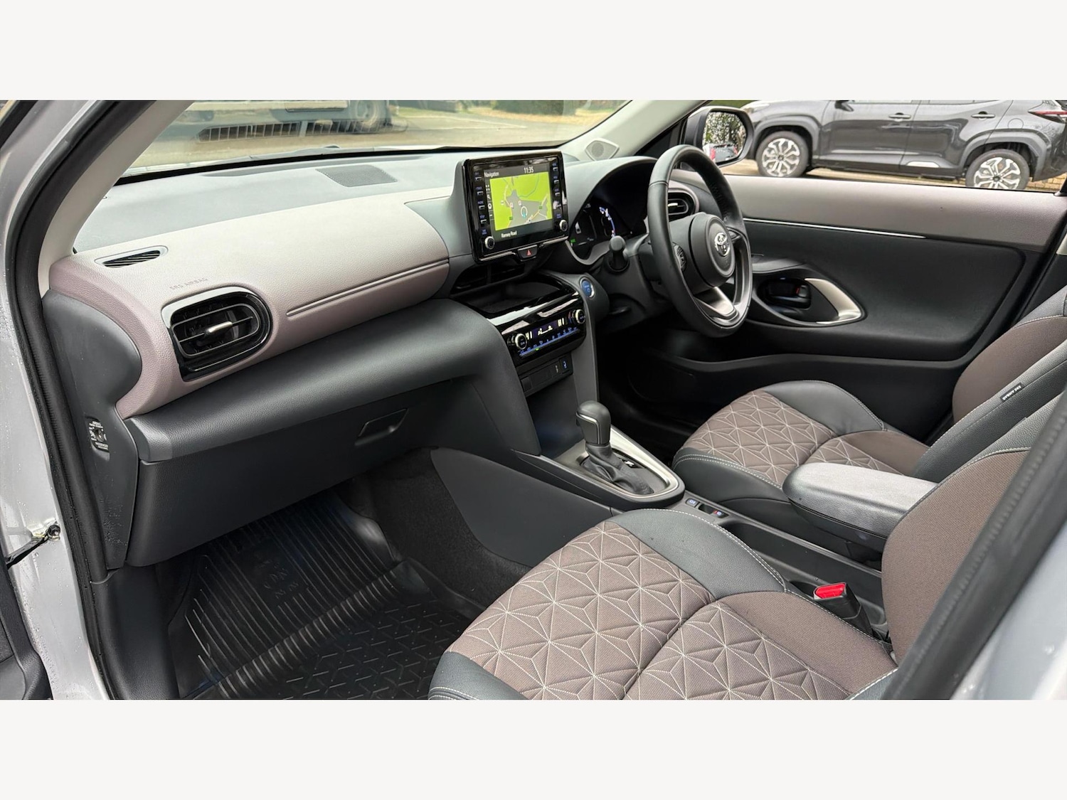 Used Toyota Yaris Cross 2023 for sale - 77057284: Photo 12