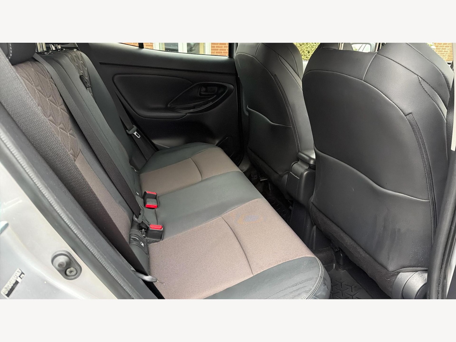 Used Toyota Yaris Cross 2023 for sale - 77057284: Photo 14